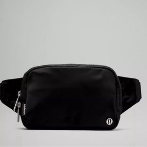 NEW Lululemon Black Everywhere Belt Bag LARGE